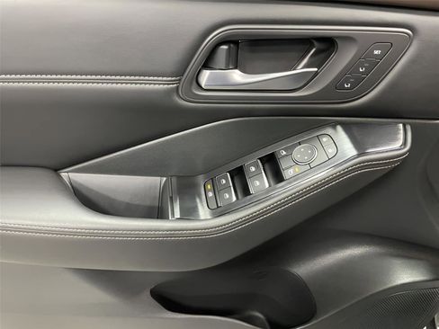 Used 2022 Nissan Rogue SL w/ SL Premium Package image 23