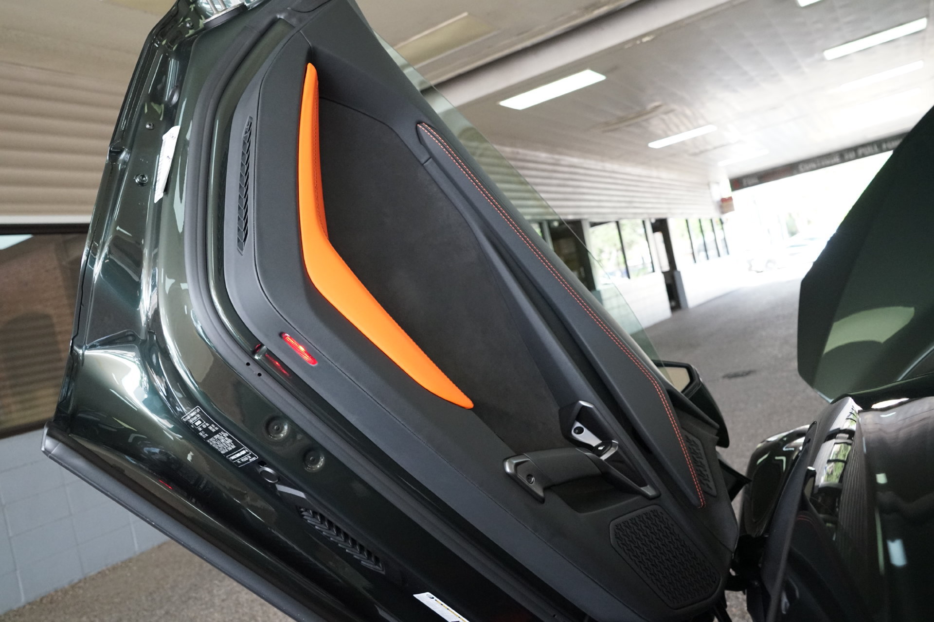 Used 2025 Lamborghini Revuelto AWD/4WD image 19
