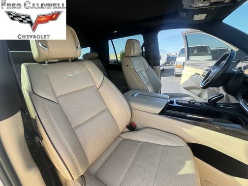 Used 2022 Cadillac Escalade Premium Luxury AWD/4WD image 34