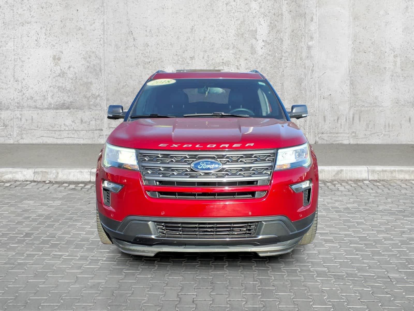 Used 2018 Ford Explorer XLT w/ Equipment Group 202A FWD image 3