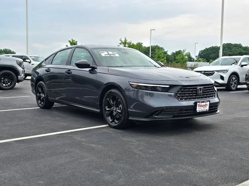Used 2025 Honda Accord SE image 6
