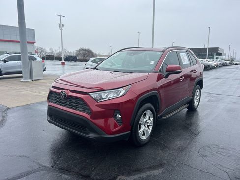 Used 2020 Toyota RAV4 XLE image 1