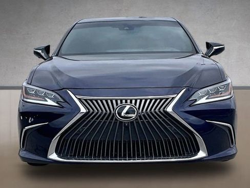 Used 2019 Lexus ES 350 Ultra Luxury w/ Accessory Package FWD image 3