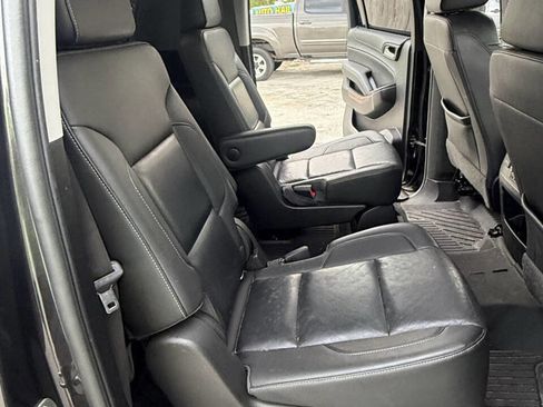 Used 2018 Chevrolet Suburban Premier RWD image 29