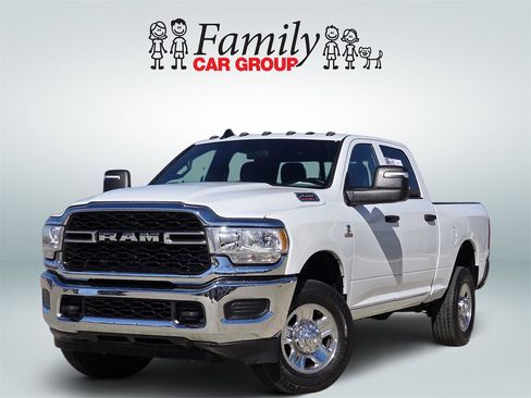 Used 2024 RAM 2500 Tradesman w/ Chrome Appearance Group image 1