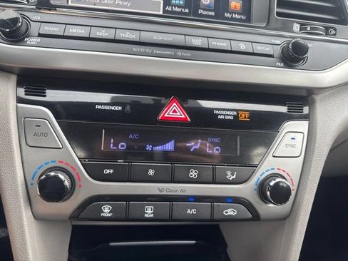 Used 2017 Hyundai Elantra Limited w/ Limited Ultimate Package 05 FWD image 18