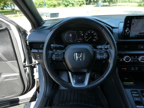 Used 2023 Honda CR-V Sport Touring image 11