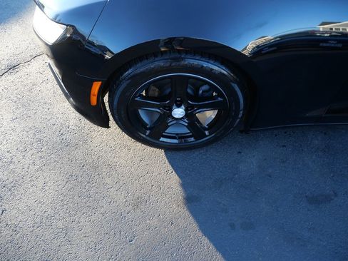 Used 2019 Chevrolet Camaro LT image 30
