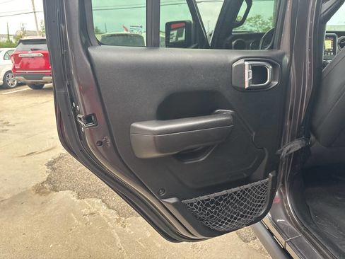 Used 2018 Jeep Wrangler Unlimited Sport S AWD/4WD image 20