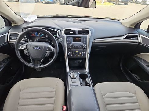 Used 2018 Ford Fusion S image 9