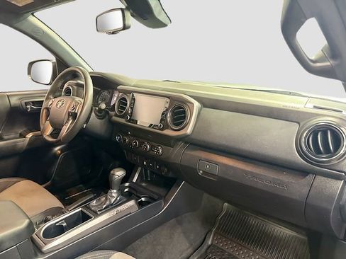 Used 2020 Toyota Tacoma TRD Off-Road image 27