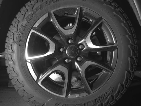 Used 2025 Jeep Compass Trailhawk AWD/4WD image 15