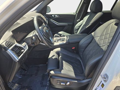 Used 2025 BMW X5 xDrive40i AWD/4WD image 18