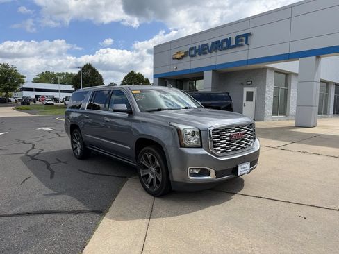 Used 2018 GMC Yukon XL Denali w/ Denali Ultimate Package AWD/4WD image 1