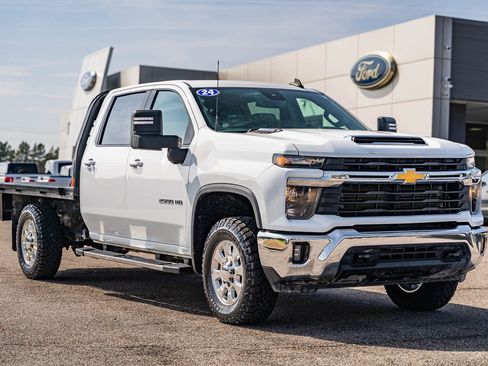 Used 2024 Chevrolet Silverado 2500 LT w/ Convenience Package image 1