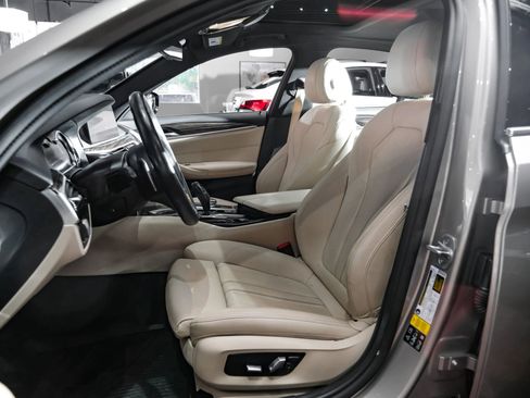 Used 2019 BMW 540i xDrive AWD/4WD image 43