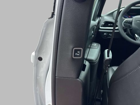 New 2027 Chrysler Pacifica Select AWD/4WD image 10