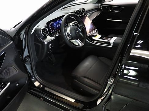 Used 2025 Mercedes-Benz C 300 4MATIC Sedan image 21