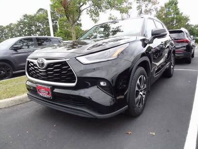 Used 2021 Toyota Highlander XLE