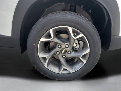New 2026 Chevrolet Trax LT image 12