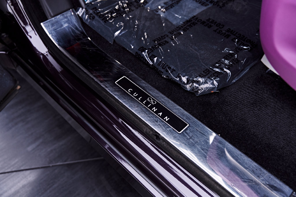 Used 2025 Rolls-Royce Cullinan Black Badge AWD/4WD image 49