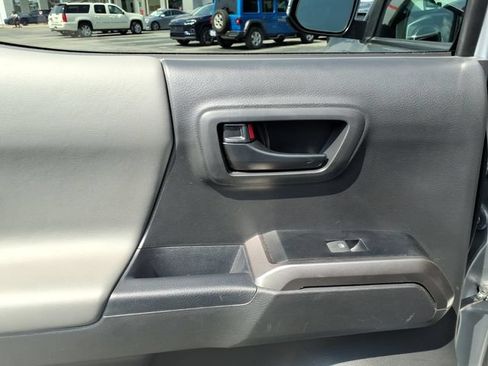 Used 2023 Toyota Tacoma SR5 w/ Technology Package RWD image 6
