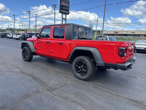 Used 2020 Jeep Gladiator Sport w/ Quick Order Package 24S AWD/4WD image 6