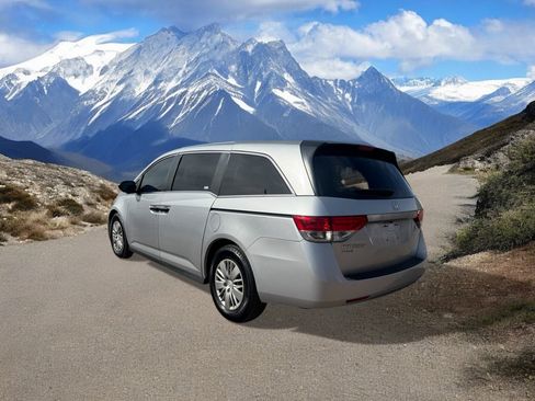 Used 2015 Honda Odyssey LX image 3