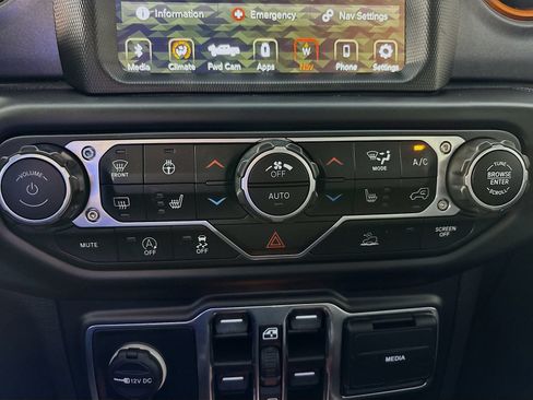 Used 2022 Jeep Gladiator Mojave w/ LED Lighting Group AWD/4WD image 16