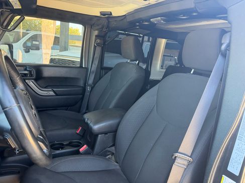 Used 2018 Jeep Wrangler Unlimited Sport w/ Connectivity Group image 19
