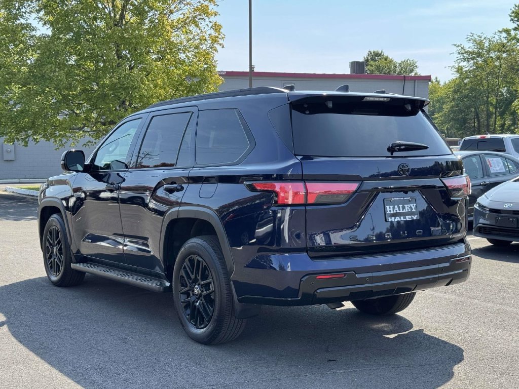 Used 2025 Toyota Sequoia Limited w/ Tow Technology Package AWD/4WD image 26
