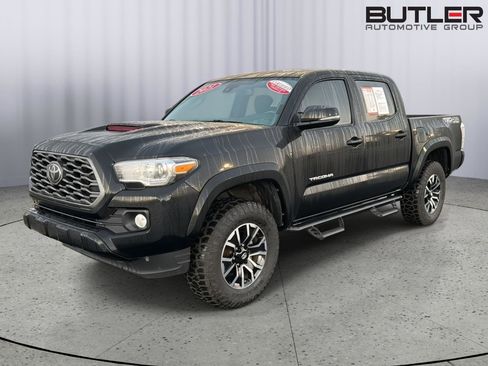 Certified 2021 Toyota Tacoma TRD Sport image 2