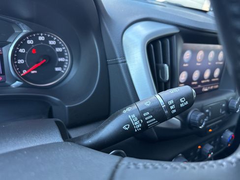 Used 2022 GMC Terrain SLT w/ Infotainment Package II image 35