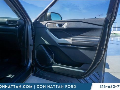 Used 2022 Ford Explorer XLT w/ Equipment Group 202A image 29