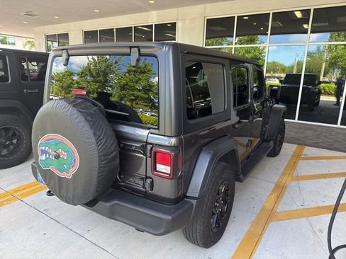 Used 2020 Jeep Wrangler Unlimited Sport image 3