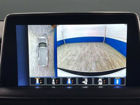 Used 2023 Chevrolet Tahoe Z71 w/ Luxury Package AWD/4WD image 14