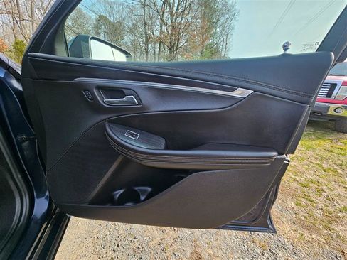 Used 2016 Chevrolet Impala LT image 20