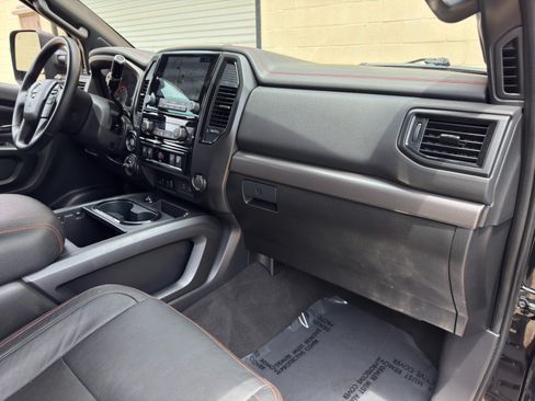 Used 2021 Nissan Titan PRO-4X w/ Pro-4x Convenience Package AWD/4WD image 14