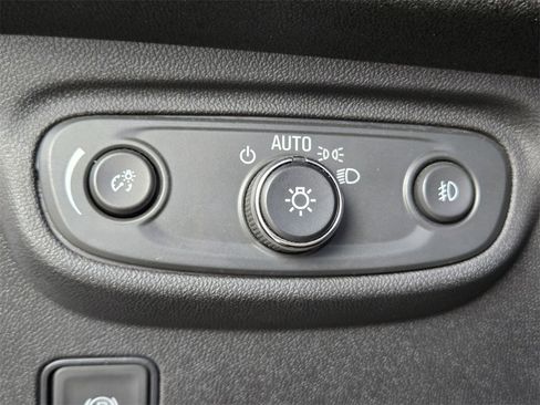 Used 2024 GMC Terrain SLT image 37