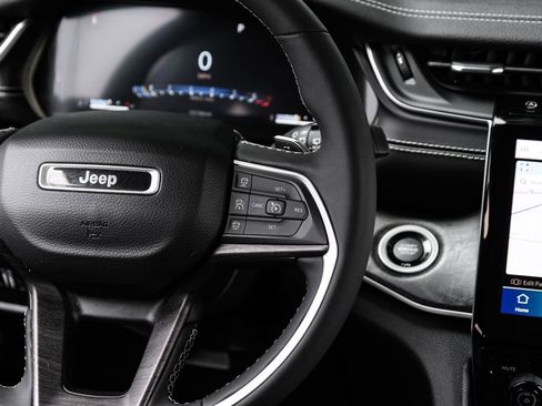 Used 2023 Jeep Grand Cherokee Limited w/ Trailer Tow Prep Group (B) image 27