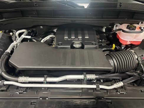 New 2026 GMC Sierra 1500 SLE w/ Preferred Package image 4