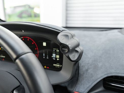 Used 2025 McLaren Artura image 47