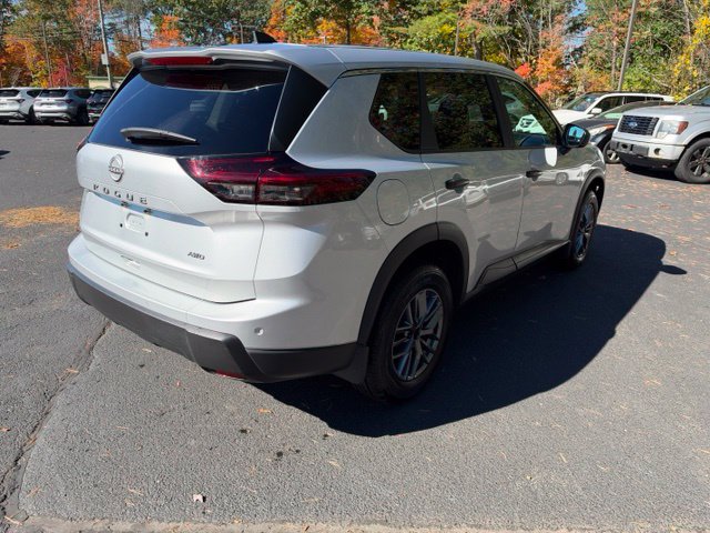 Used 2025 Nissan Rogue S AWD/4WD image 5