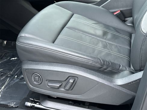 Used 2022 Audi Q4 e-tron Premium Plus w/ Premium Plus image 19