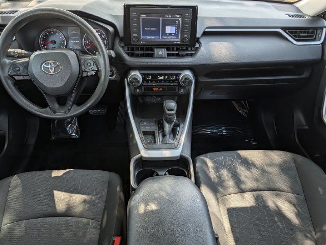 Used 2021 Toyota RAV4 XLE FWD image 11