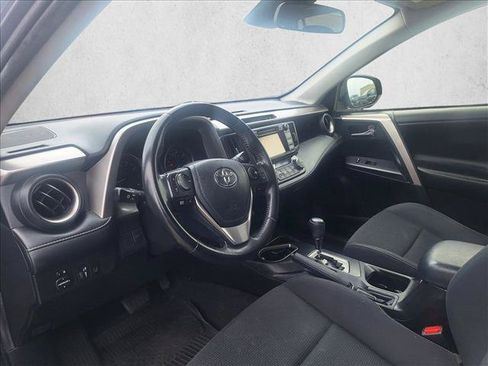 Used 2018 Toyota RAV4 XLE FWD image 9