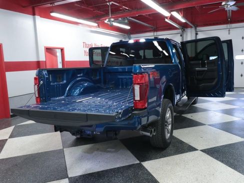 Used 2022 Ford F250 Platinum w/ FX4 Off-Road Package image 29