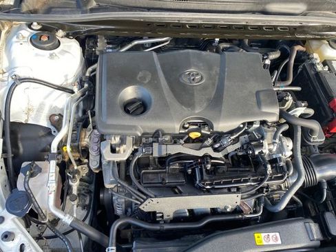 Used 2023 Toyota Camry SE image 19