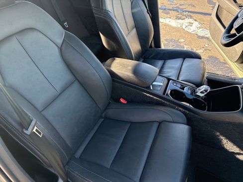 Certified 2025 Volvo XC40 B5 Plus image 36