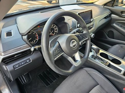 Used 2024 Nissan Altima 2.5 SV FWD image 21
